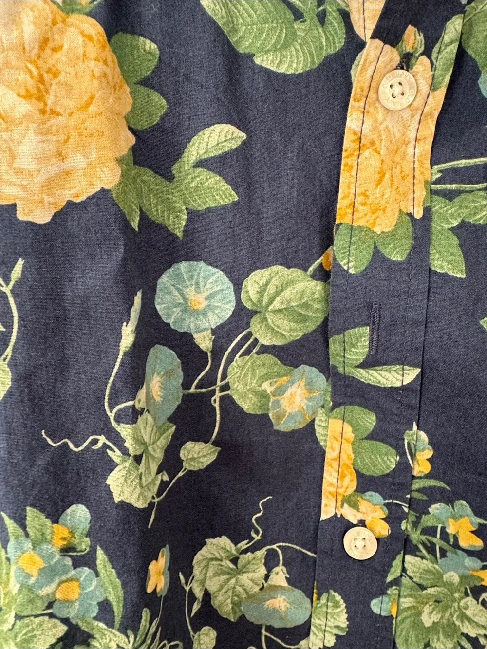 Old Navy Navy Floral Short-Sleeve Button-Down Shirt with Yellow and Green Blooms